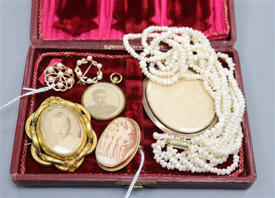 Two 9ct gold and pearl openwork brooches, a 9ct gold-mounted cameo brooch and four other items,